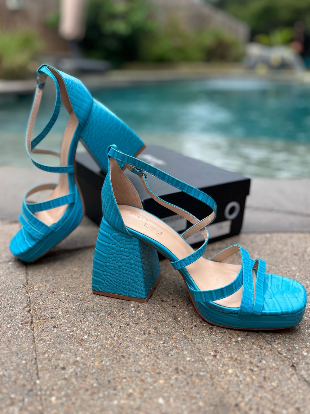 Nasty Gal Jess Platform Heels Vegan Croc US 8 Turquoise Blue